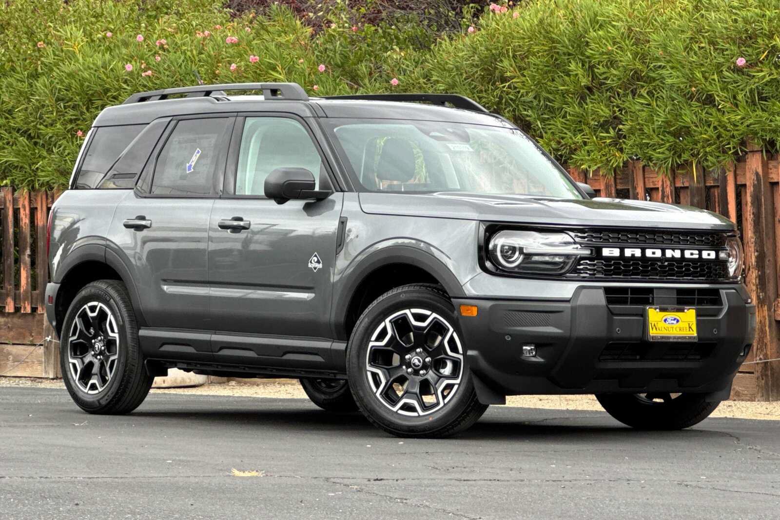 New 2026 Ford Bronco Sport Outer Banks w/ Outer Banks Tech Package+ AWD/4WD image 2