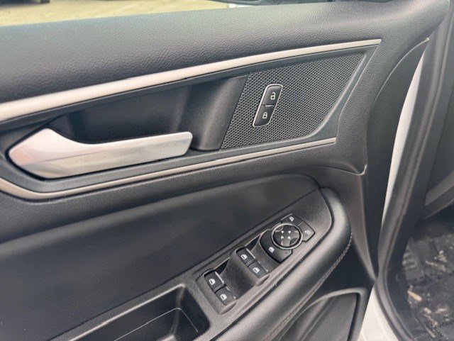 Certified 2024 Ford Edge SEL image 11