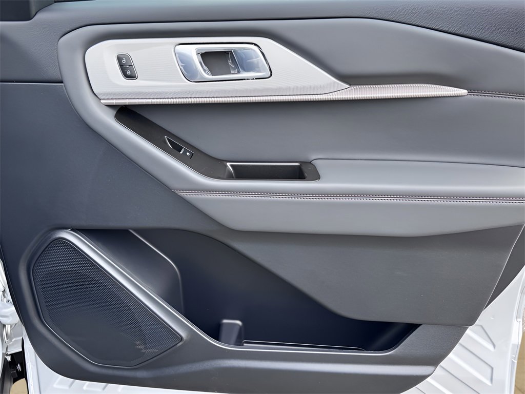 New 2026 Ford Explorer Active w/ Active Comfort Package image 25