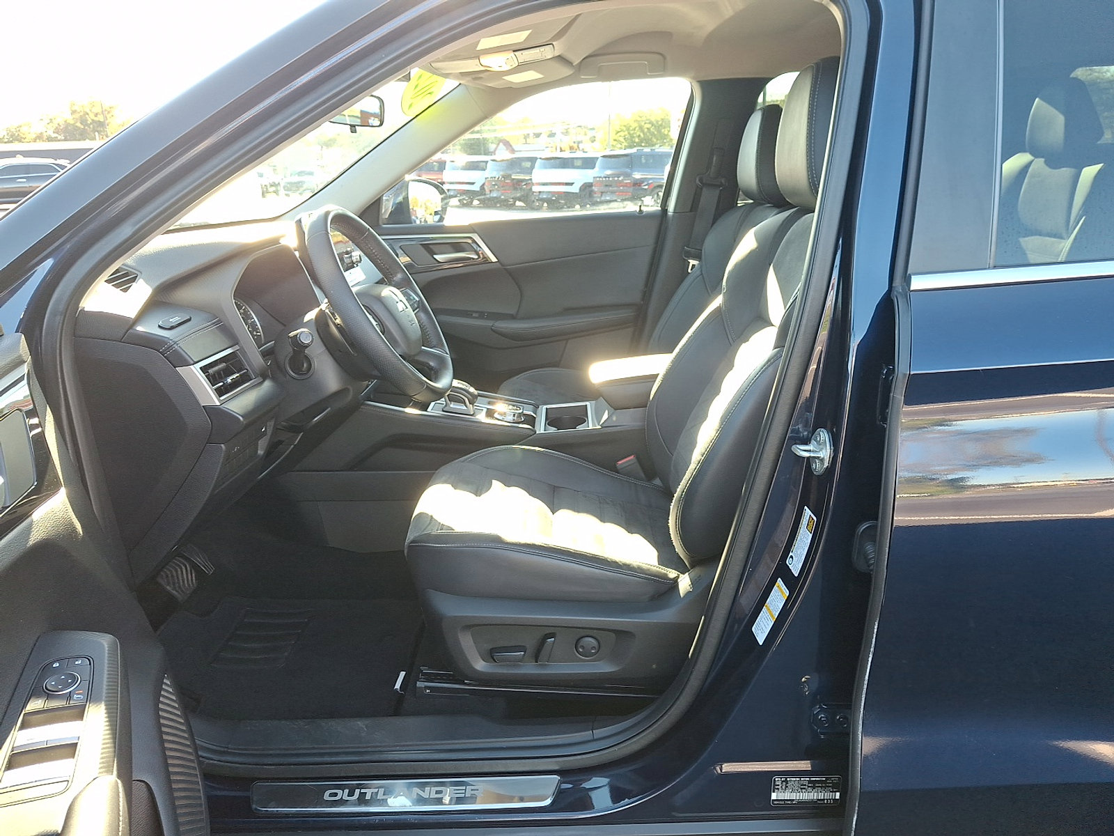 Used 2022 Mitsubishi Outlander SE image 14