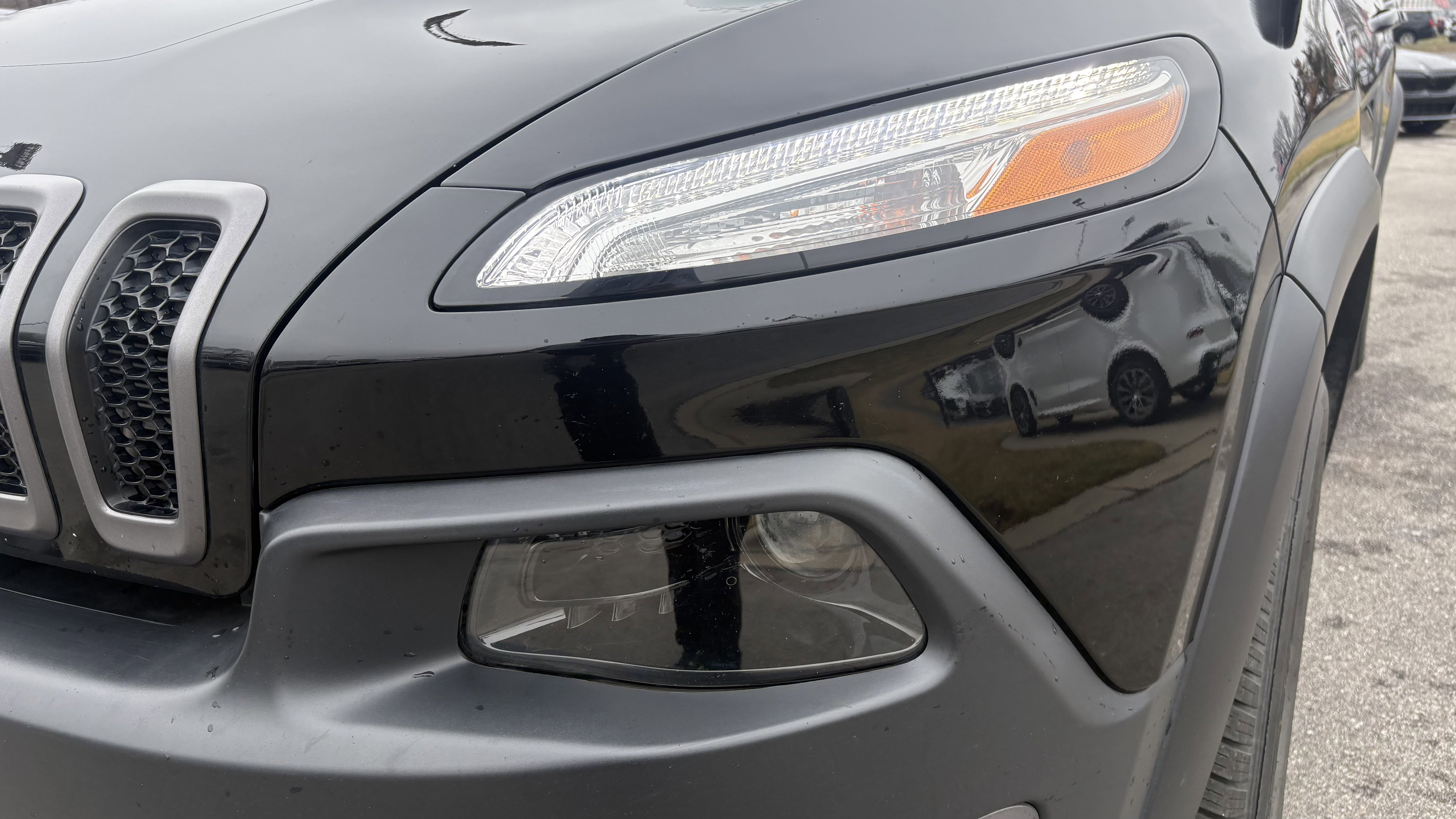 Used 2018 Jeep Cherokee Trailhawk w/ Quick Order Package 27L image 6