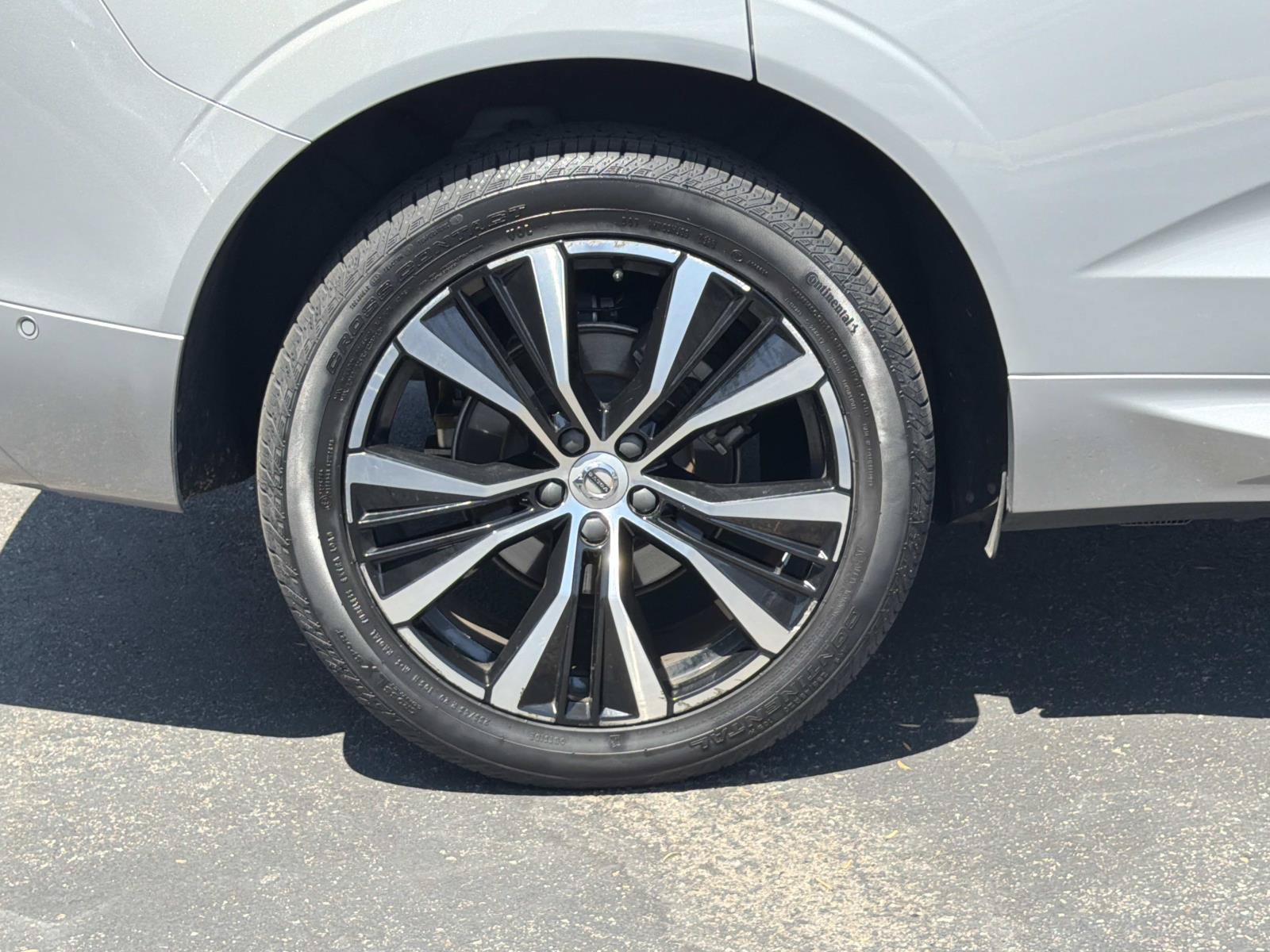 Certified 2024 Volvo XC60 B5 Plus w/ Protection Package Premier AWD/4WD image 27