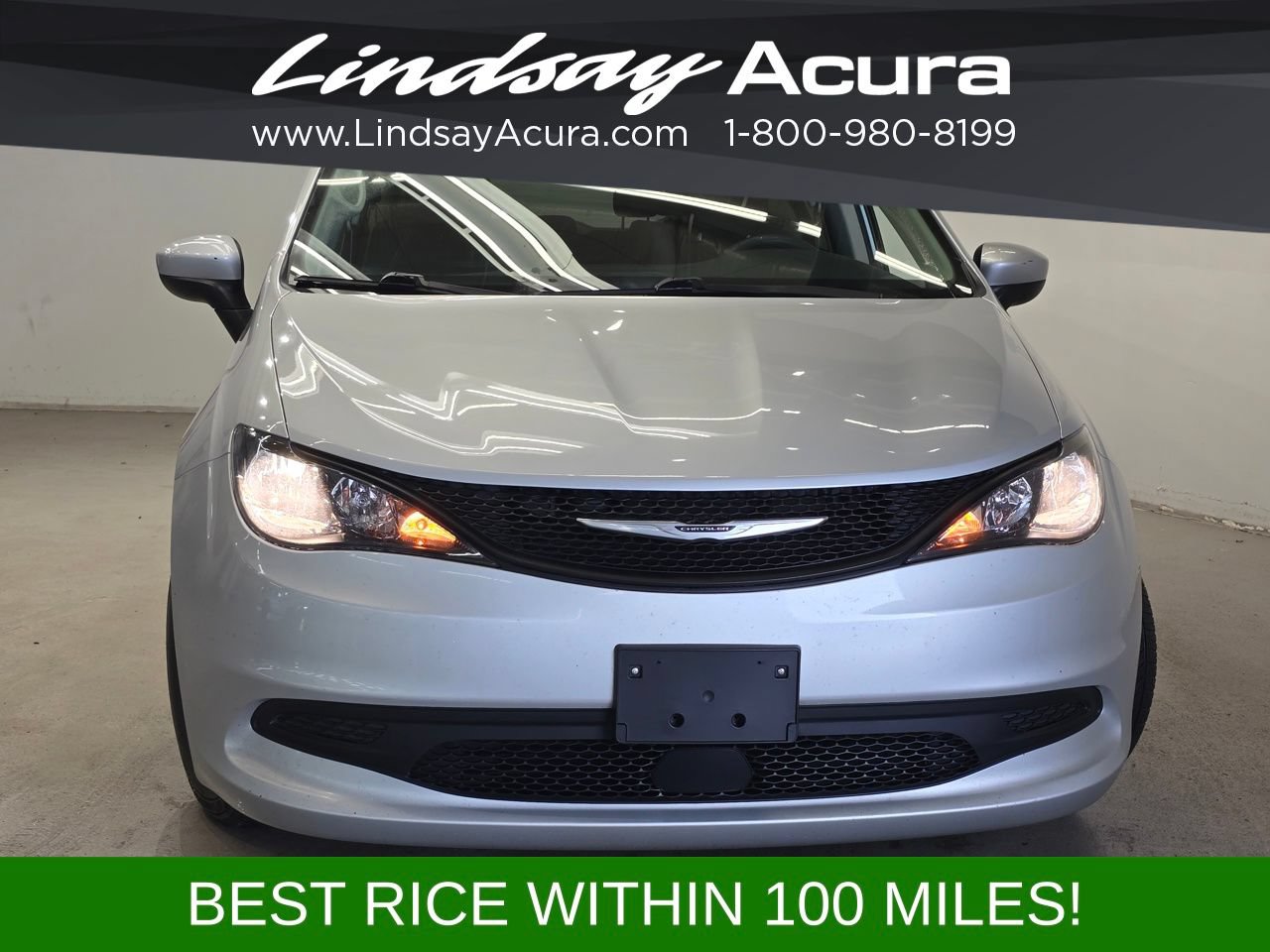 Used 2023 Chrysler Voyager LX FWD image 2