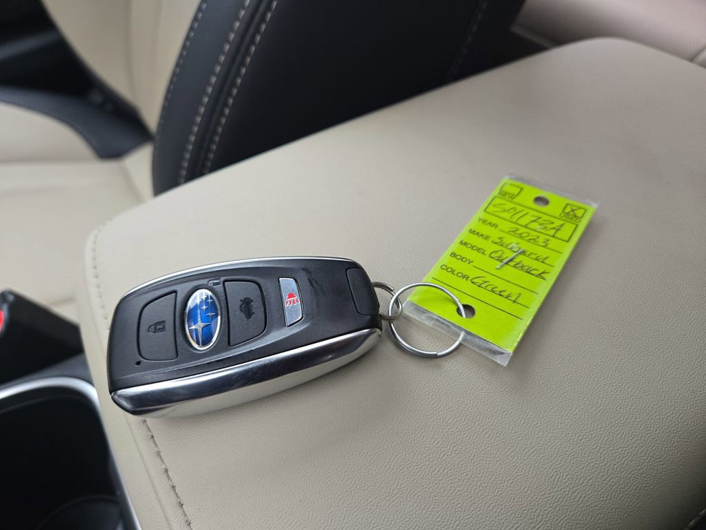 Used 2023 Subaru Outback Limited image 31