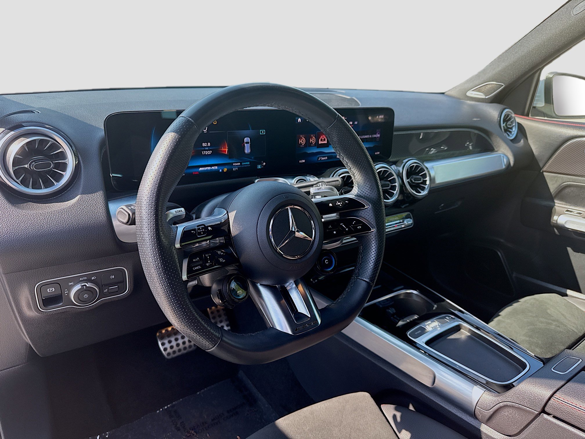 Used 2025 Mercedes-Benz GLB 35 AMG 4MATIC image 7