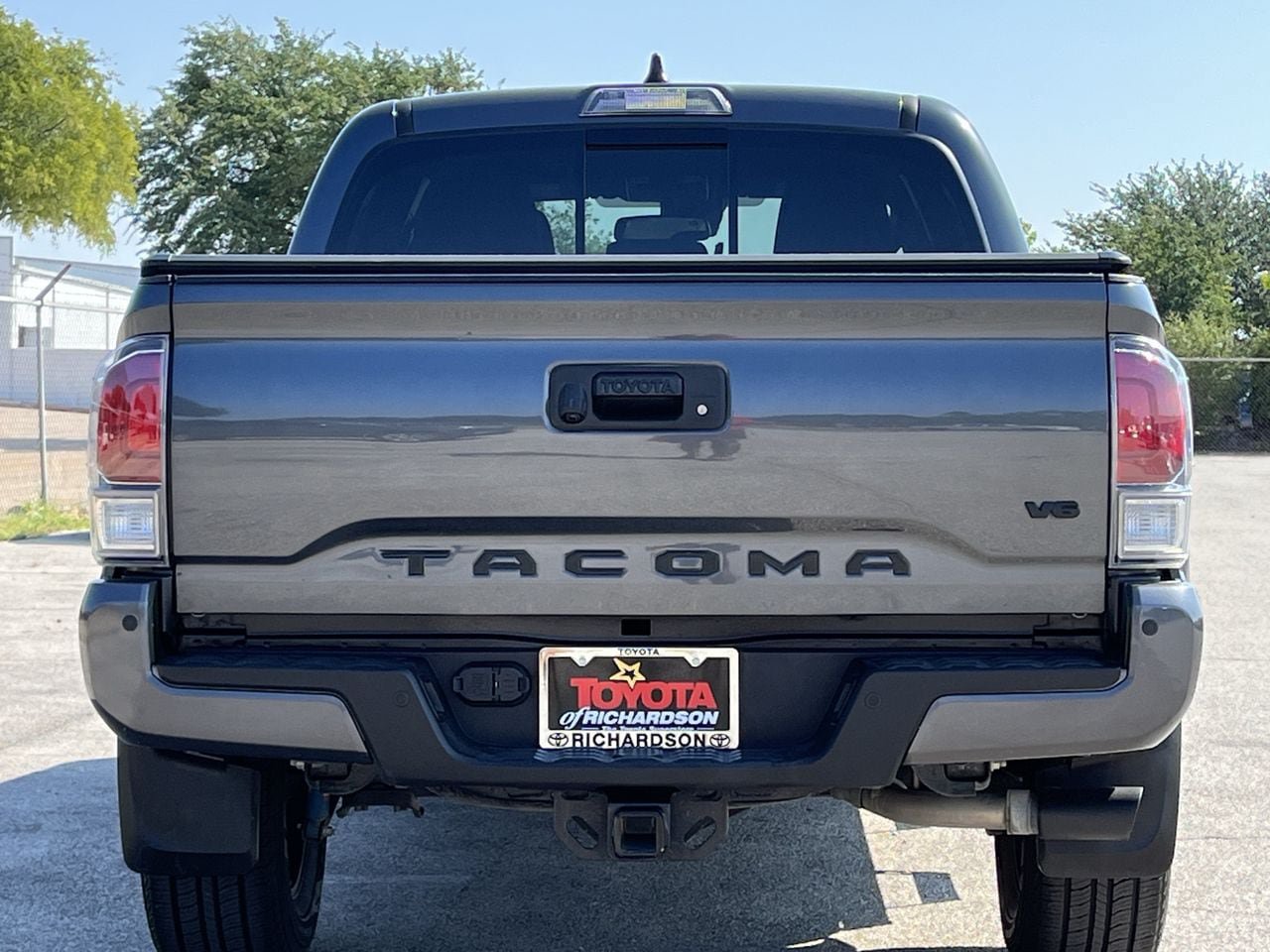 Used 2022 Toyota Tacoma TRD Sport w/ Technology Package RWD image 5