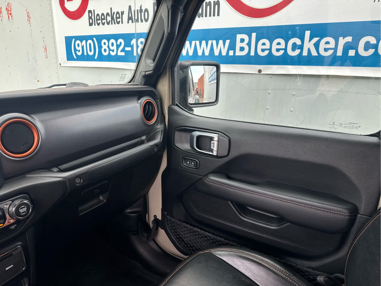 Used 2022 Jeep Gladiator Mojave w/ LED Lighting Group AWD/4WD image 28