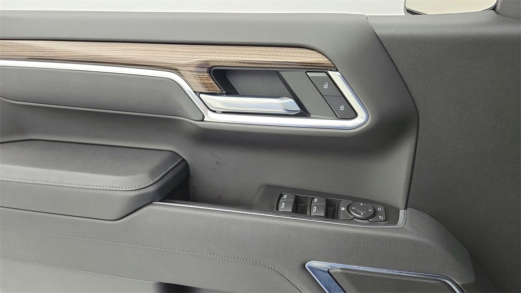 Certified 2025 Chevrolet Silverado 1500 LT image 26