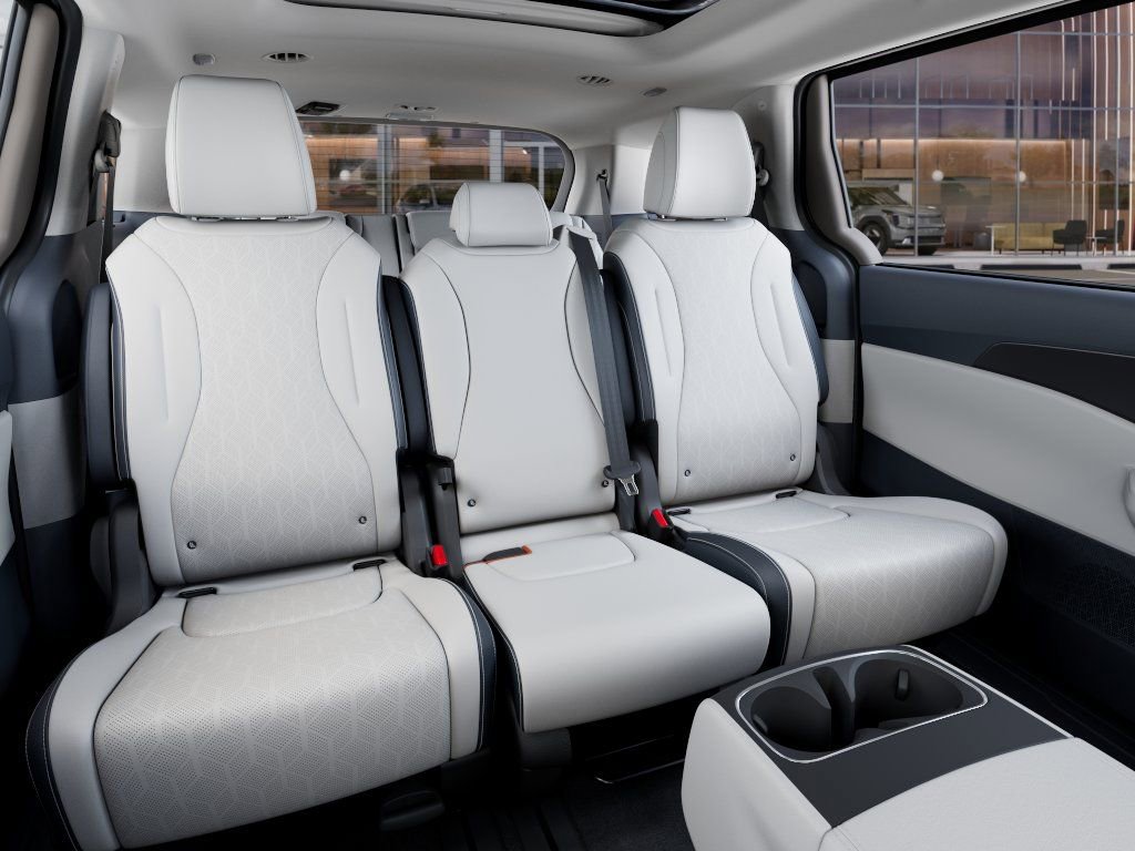 New 2026 Kia Carnival SX w/ SX Dark Edition Package FWD image 16