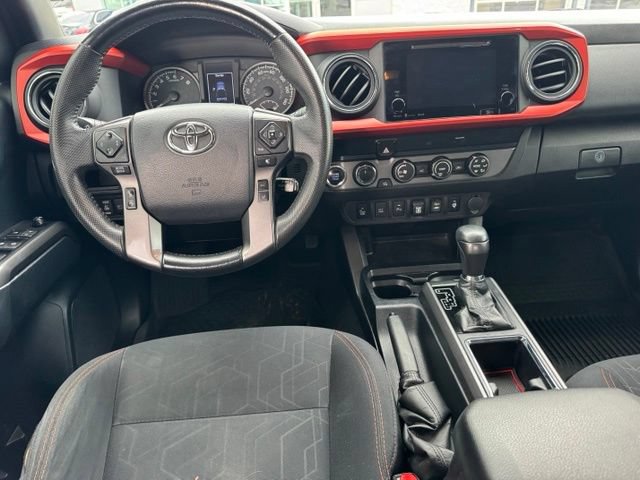 Used 2019 Toyota Tacoma TRD Off-Road w/ Technology Package AWD/4WD image 18