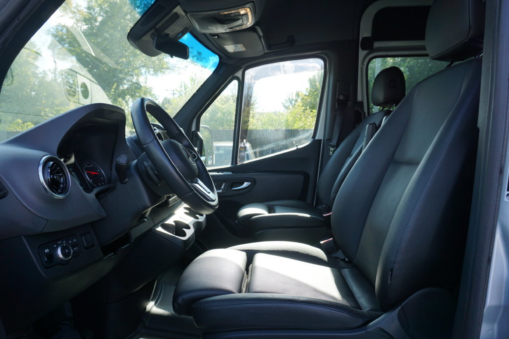 Used 2023 Mercedes-Benz Sprinter 2500 image 12