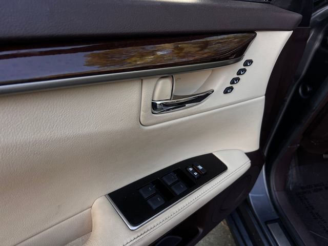 Used 2017 Lexus ES 350 w/ Premium Package image 11