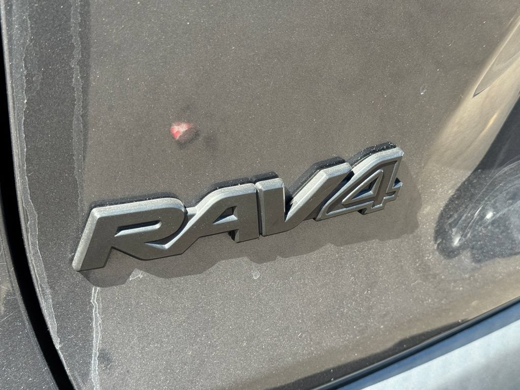 Used 2020 Toyota RAV4 LE FWD image 24