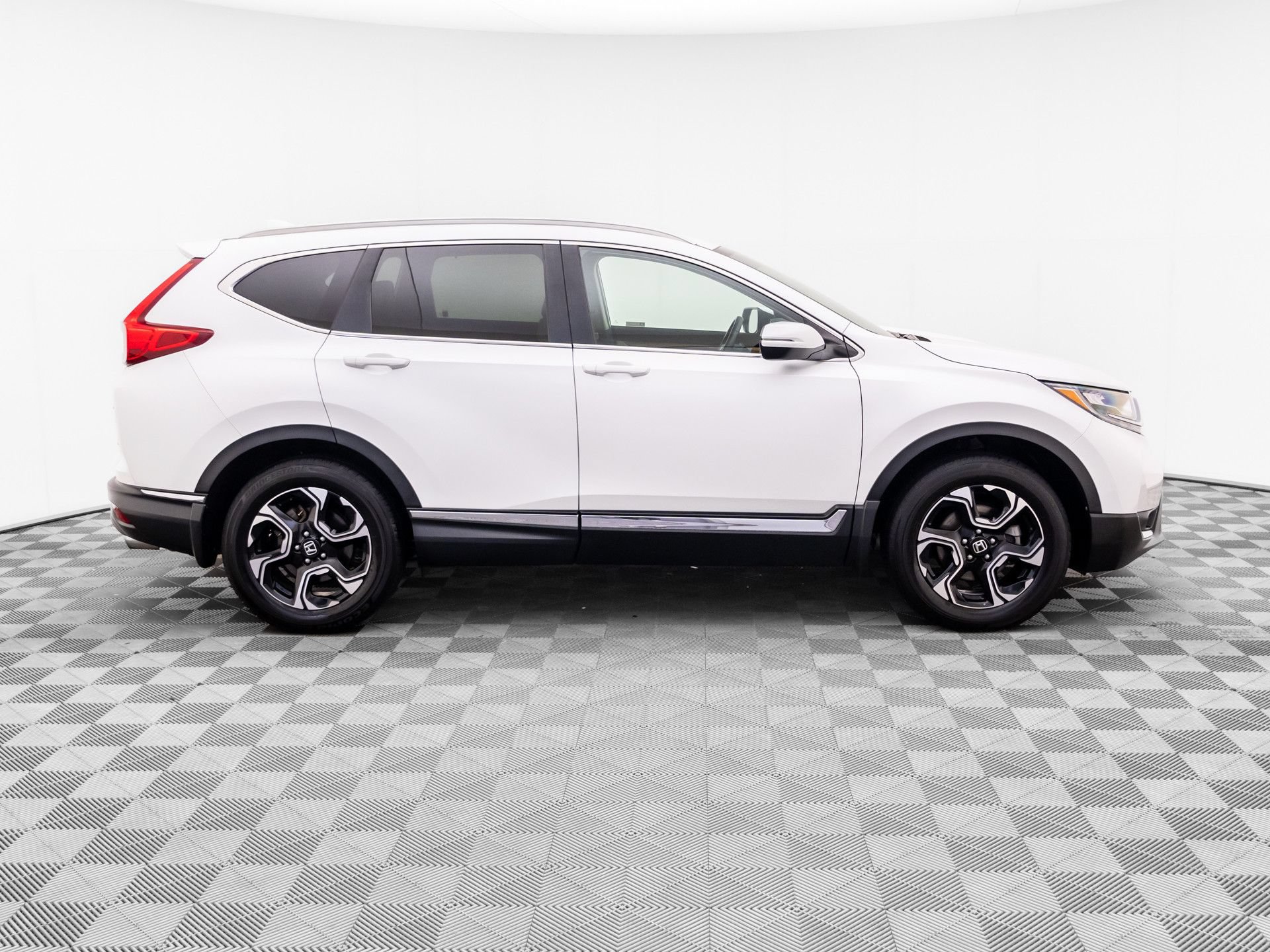 Used 2019 Honda CR-V Touring image 7