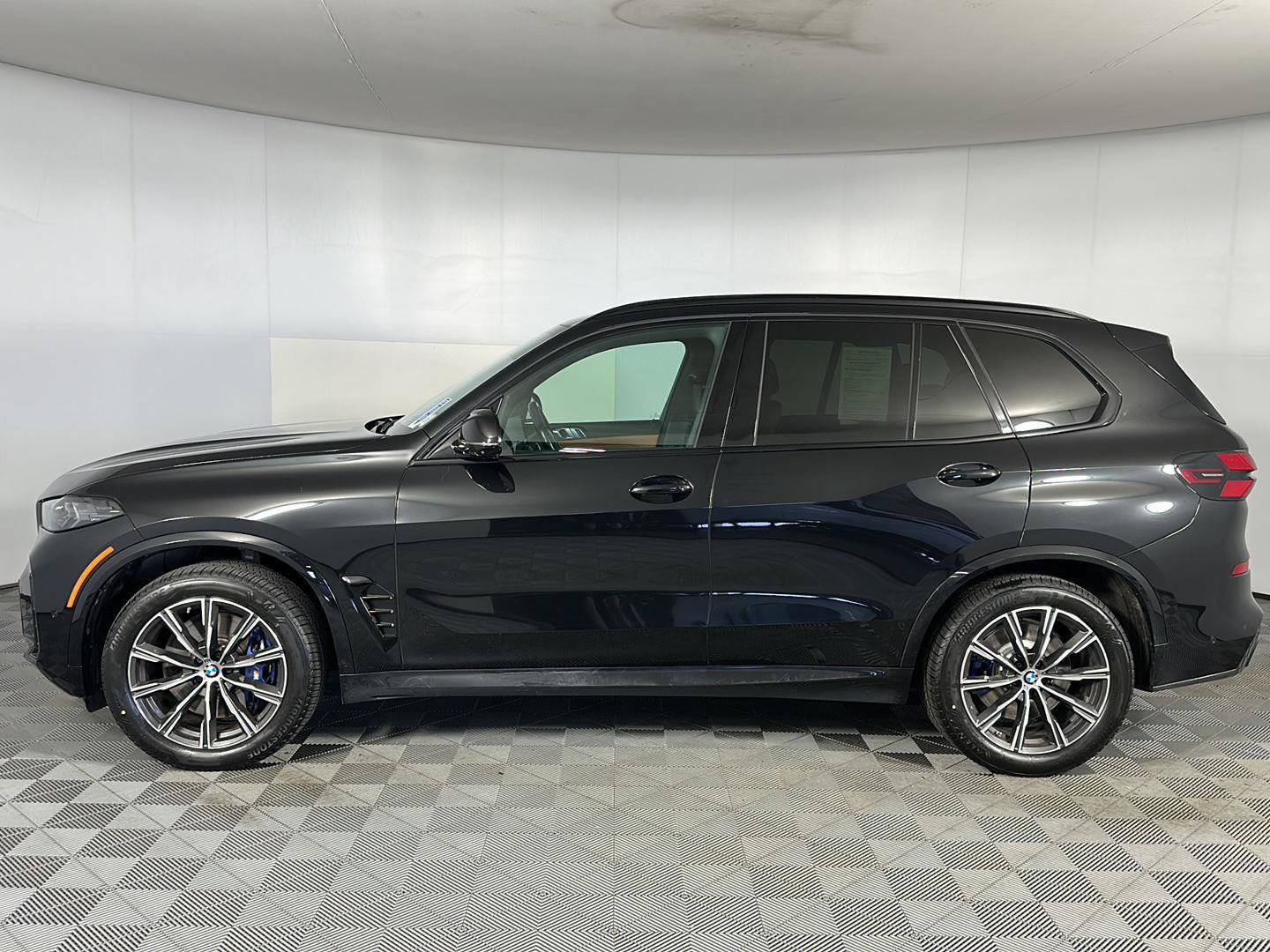 Used 2024 BMW X5 M60i w/ Climate Comfort Package AWD/4WD image 10