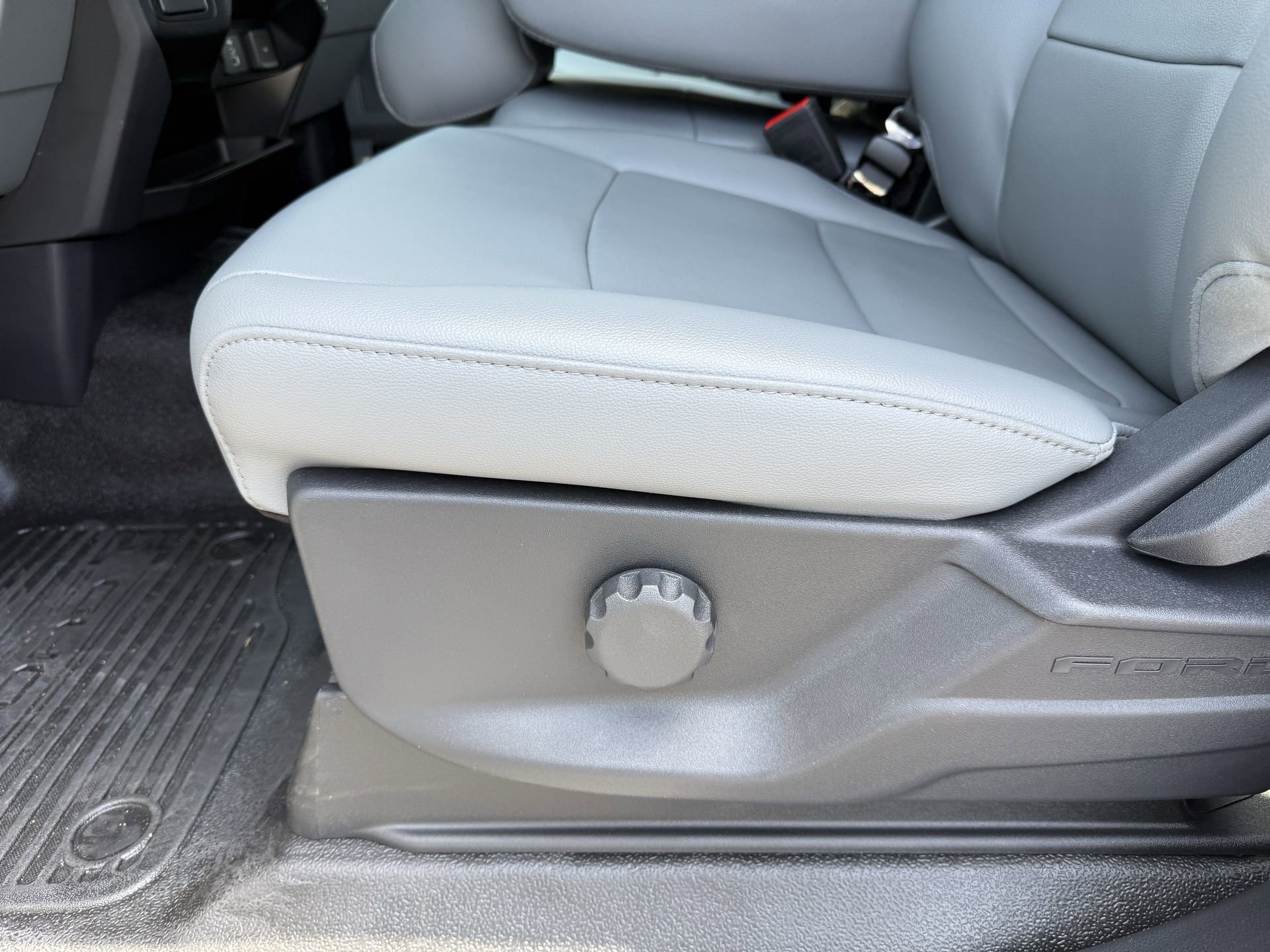 New 2024 Ford F350 XL w/ XL Chrome Package image 23