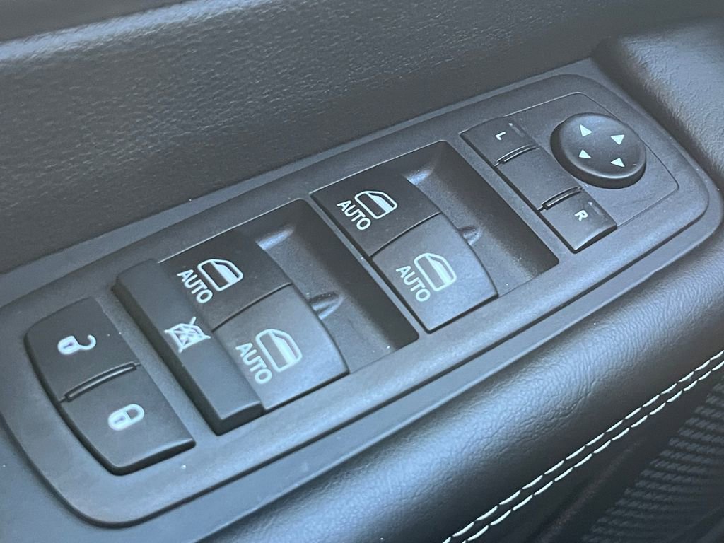 New 2026 Chrysler Pacifica Select image 7