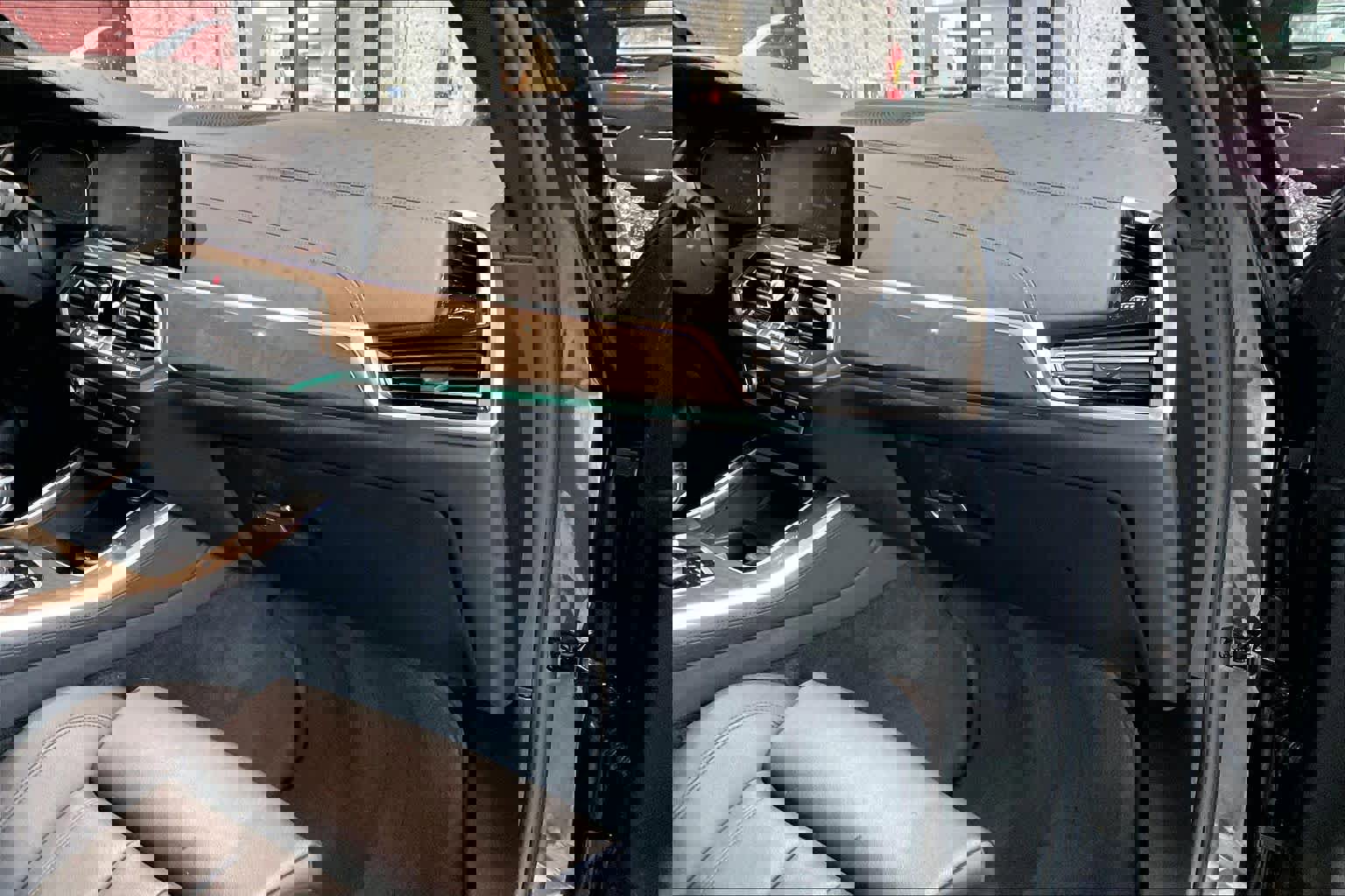 Used 2021 BMW X5 xDrive40i w/ Convenience Package image 18