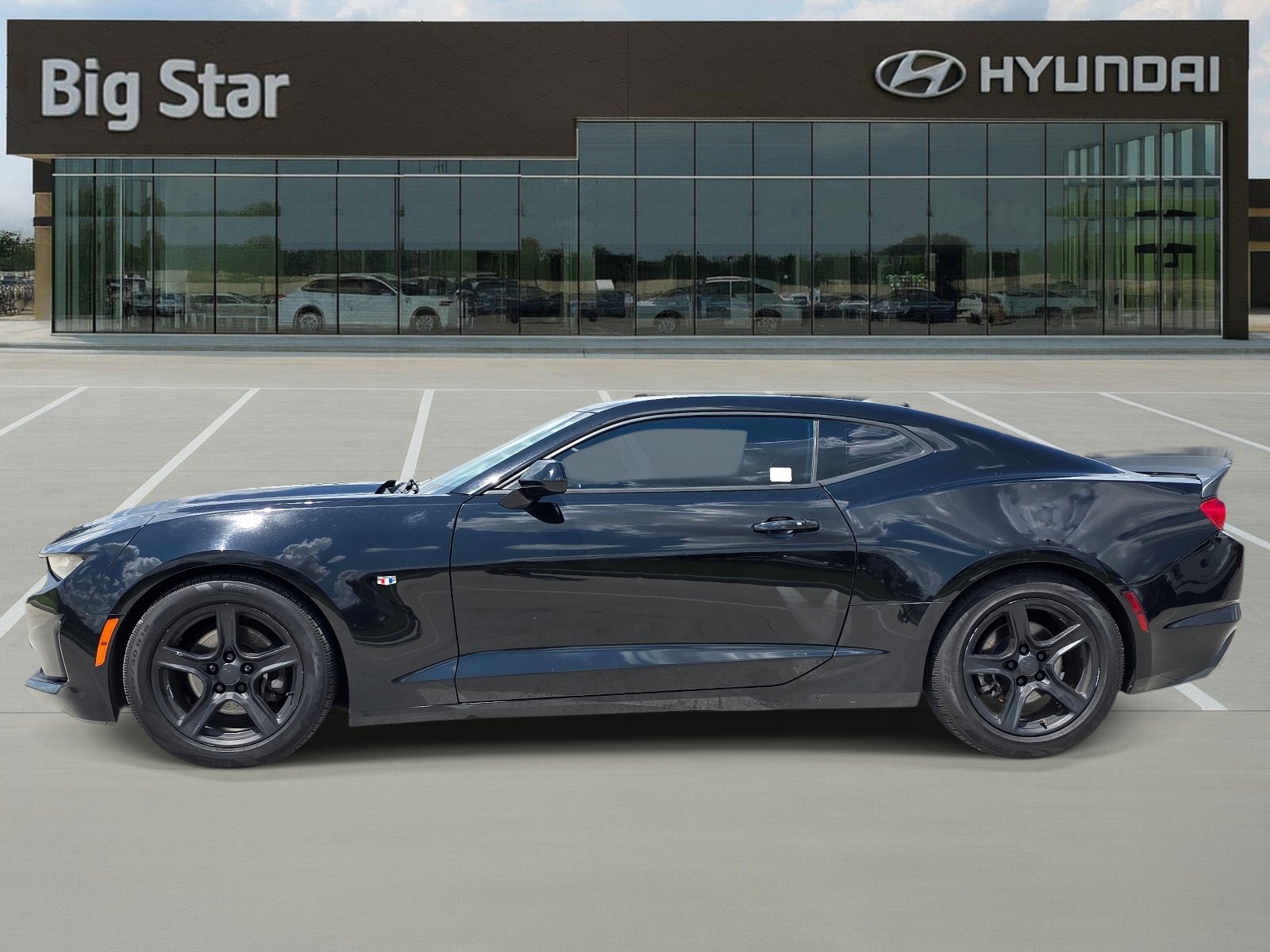 Used 2019 Chevrolet Camaro LT RWD image 2