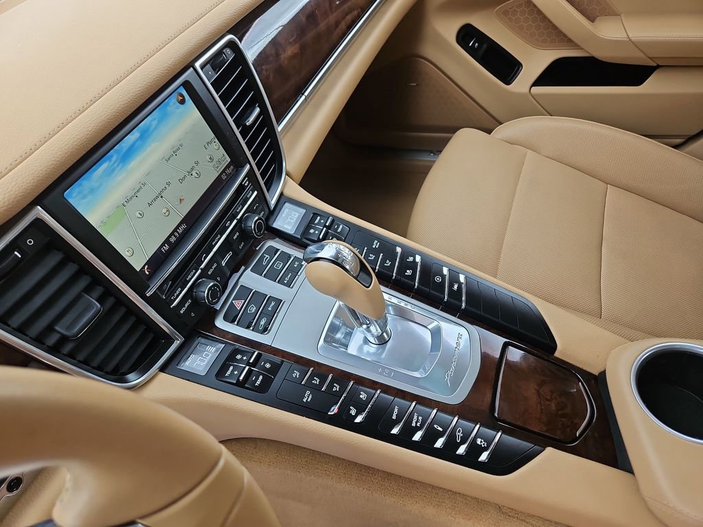 Used 2015 Porsche Panamera 4S image 23