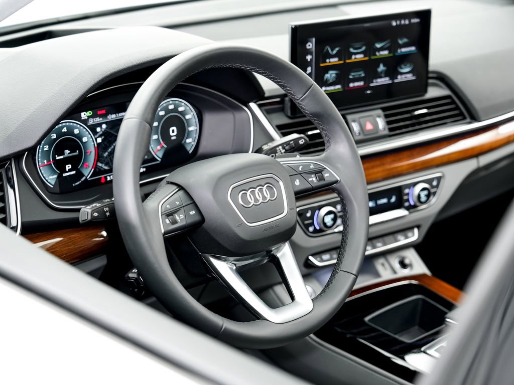 Certified 2023 Audi Q5 2.0T Prestige AWD/4WD image 9
