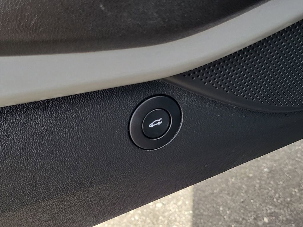 Used 2018 Chevrolet Camaro LS image 9