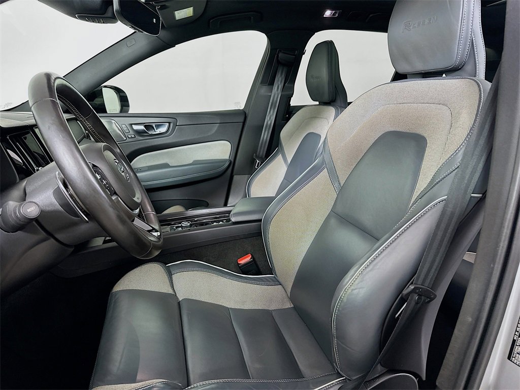 Used 2020 Volvo XC60 T5 R-Design w/ Protection Package Premier image 8