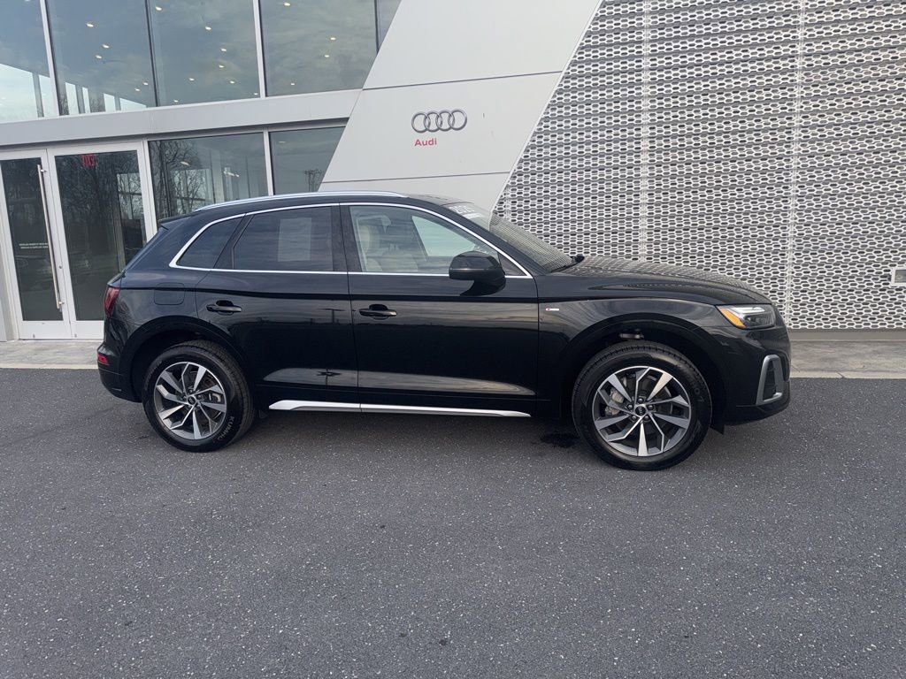 Certified 2025 Audi Q5 2.0T Premium Plus w/ Premium Plus Package image 2