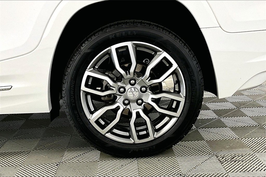 Used 2022 GMC Terrain Denali w/ Denali Premium Package image 8