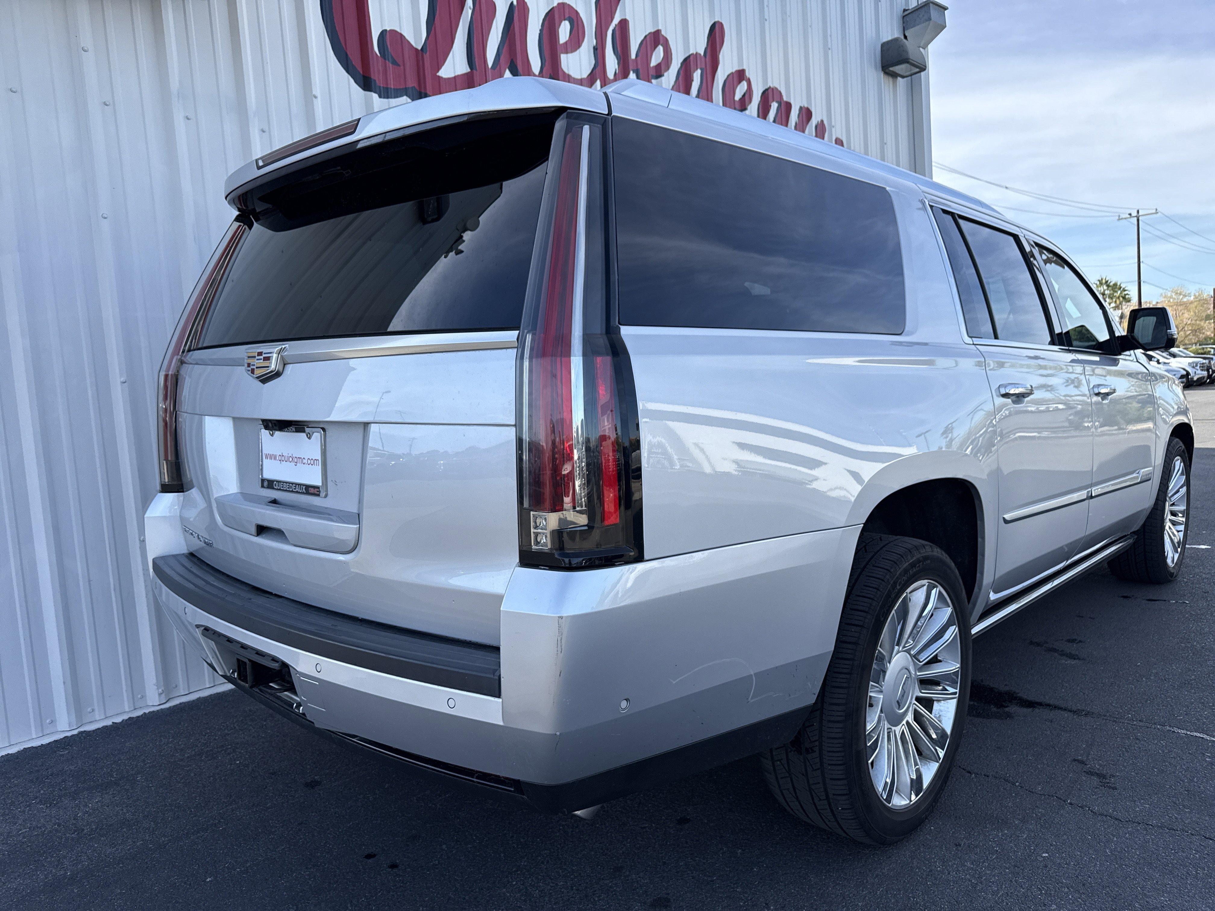 Used 2019 Cadillac Escalade ESV Platinum image 46