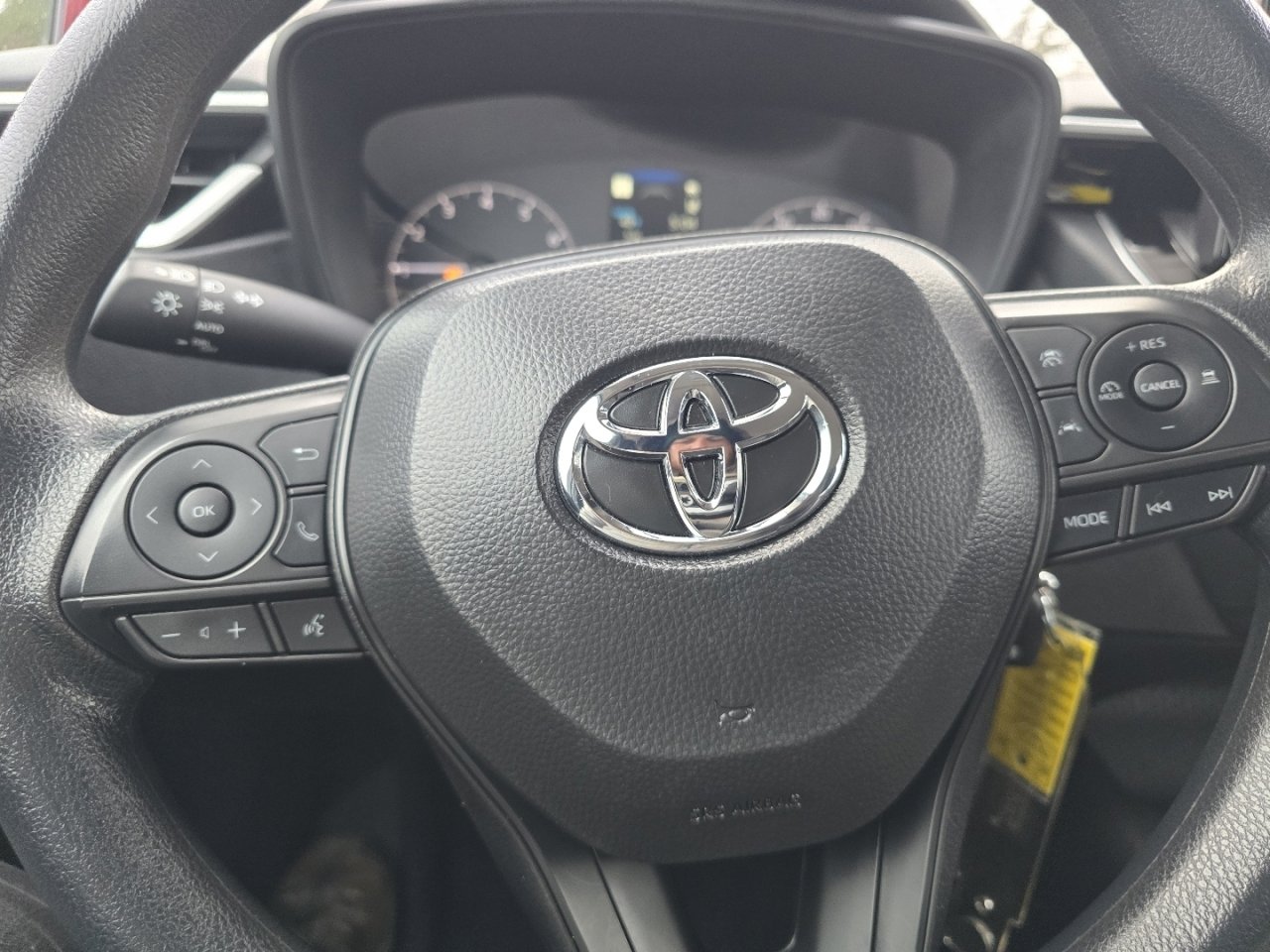 Used 2025 Toyota Corolla LE image 14