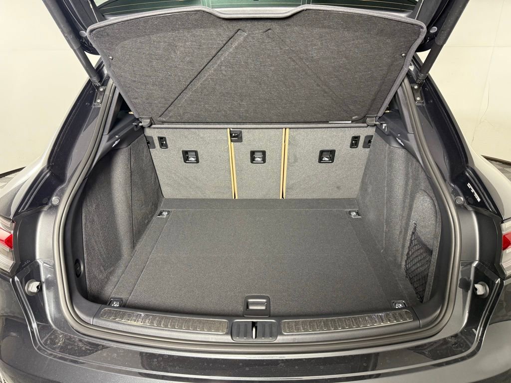 New 2026 Porsche Macan image 20