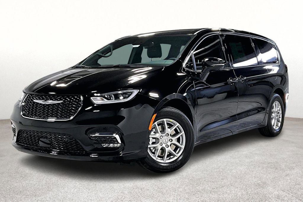 New 2026 Chrysler Pacifica Select image 2