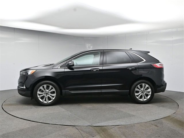 Used 2024 Ford Edge Titanium image 2