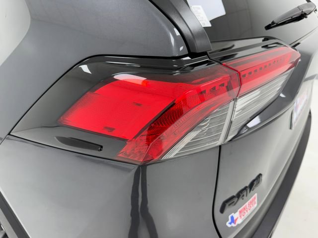 Used 2022 Toyota RAV4 LE FWD image 36