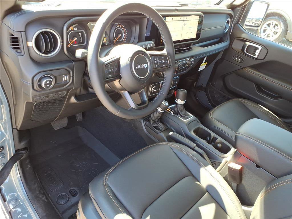 New 2025 Jeep Gladiator Sport image 4