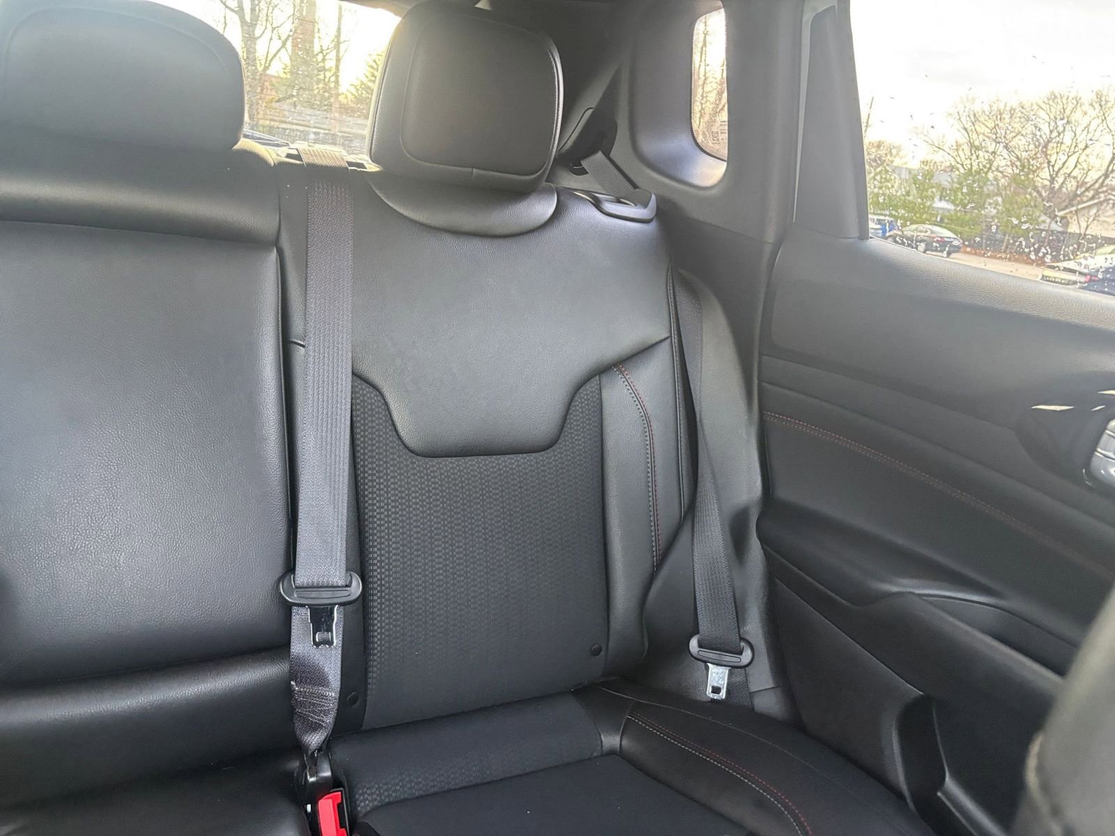 Used 2025 Jeep Compass Trailhawk image 35