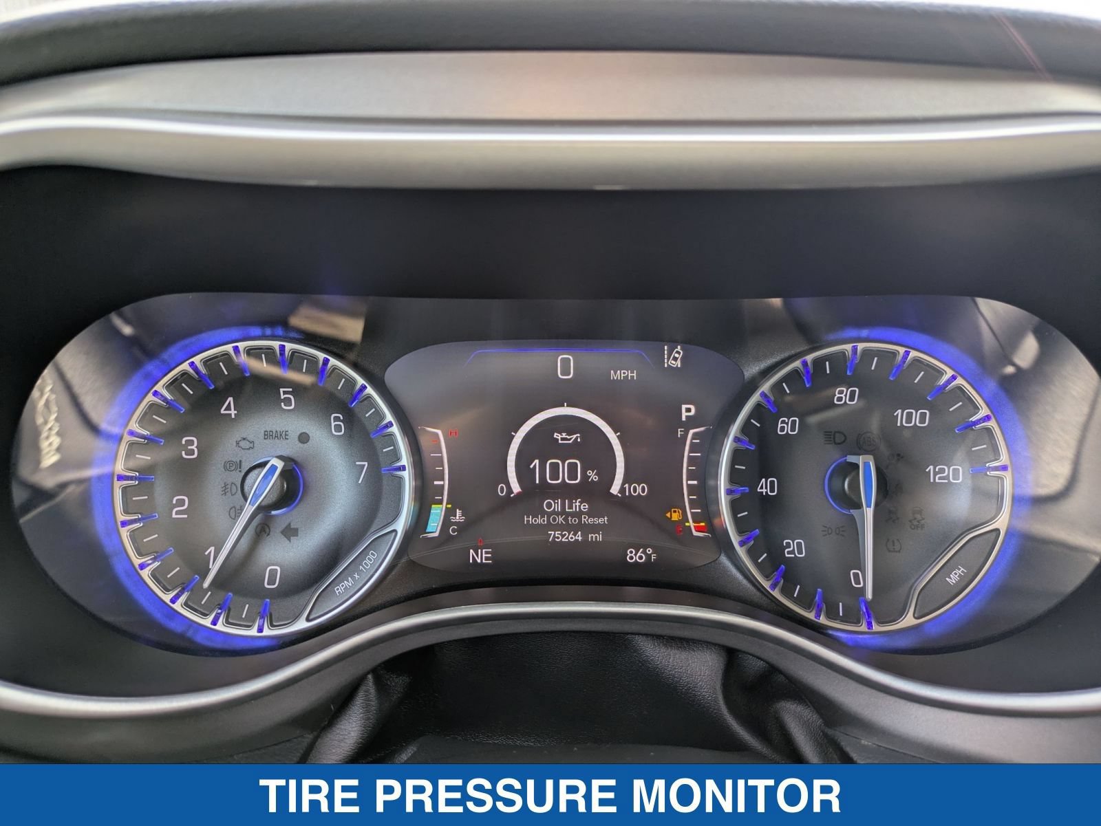 Used 2023 Chrysler Pacifica Touring-L FWD image 19