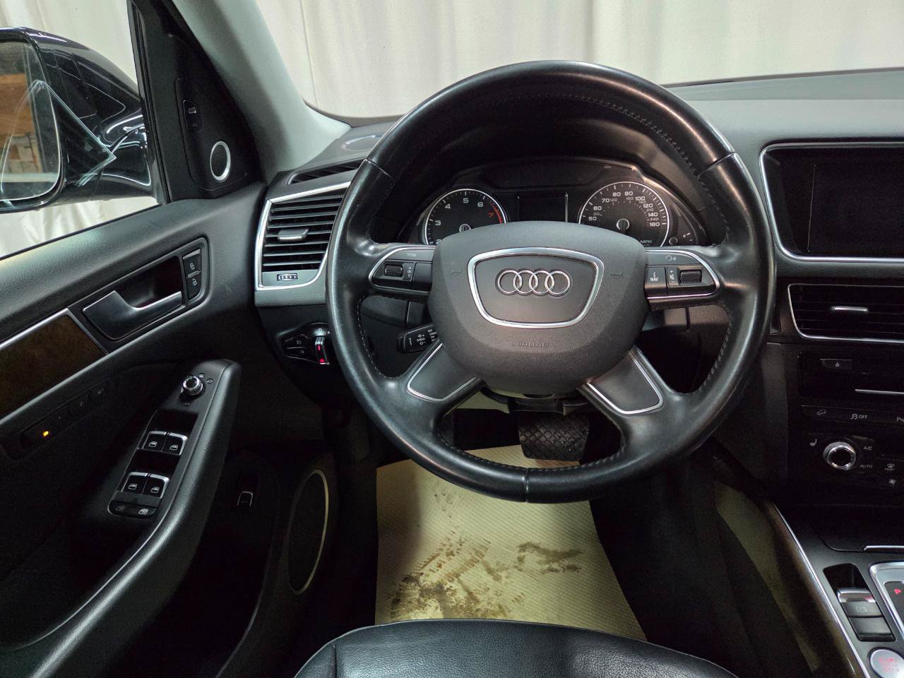 Used 2016 Audi Q5 2.0T Premium Plus w/ Technology Package AWD/4WD image 23
