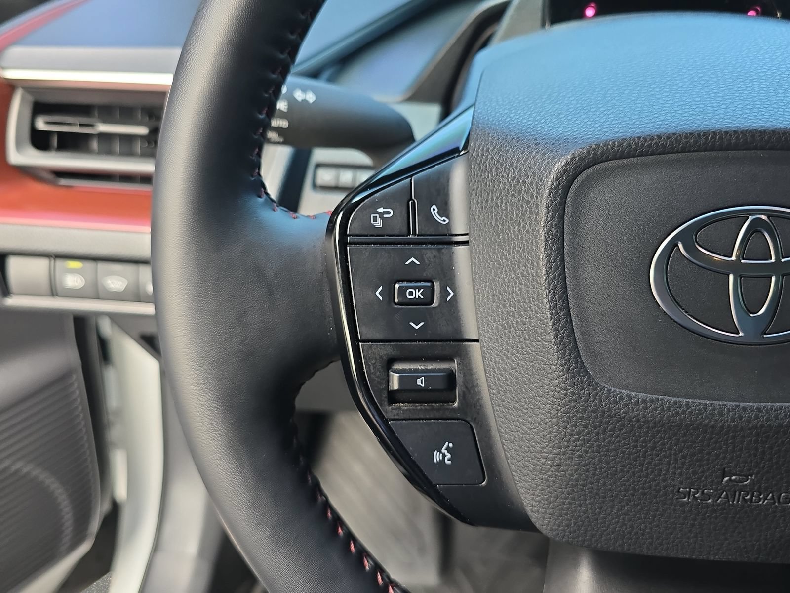 Used 2024 Toyota Prius Prime Premium w/ Advanced Technology Package FWD image 19