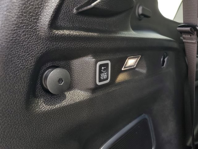 Certified 2022 Jeep Grand Cherokee L Limited RWD image 16
