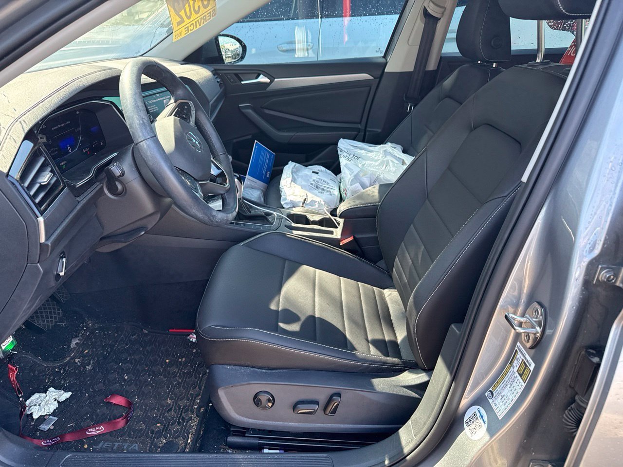 Used 2023 Volkswagen Jetta SE w/ Panoramic Sunroof Package