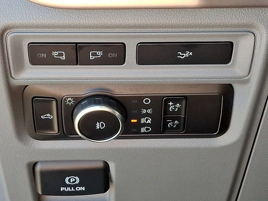 Used 2023 Ford F150 XLT AWD/4WD image 27