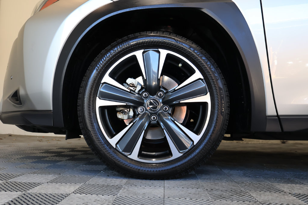 Used 2021 Lexus UX 250h w/ Accessory Package (Z1) AWD/4WD image 9