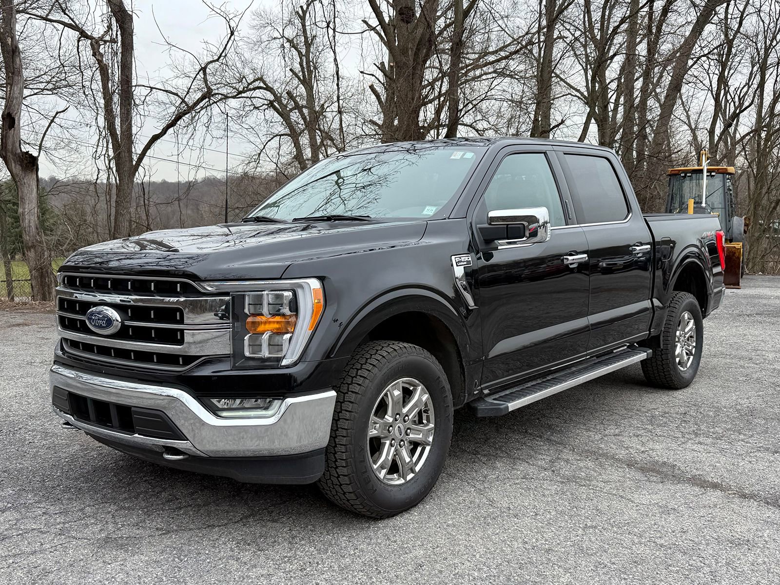 Used 2023 Ford F150 Lariat w/ Trailer Tow Package image 3