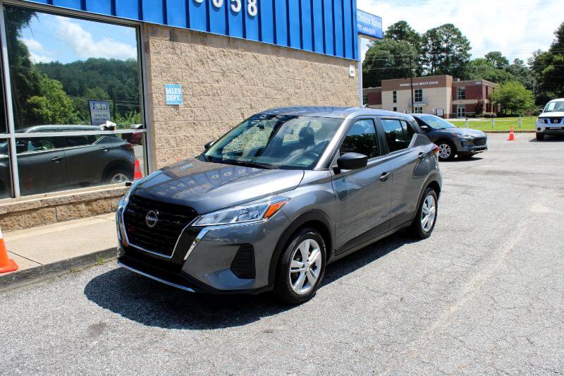 Used 2023 Nissan Kicks S FWD image 3