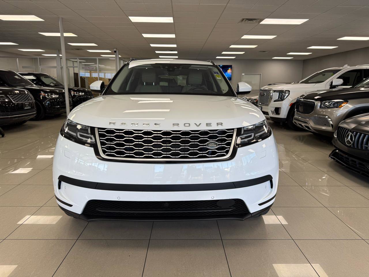 Used 2019 Land Rover Range Rover Velar S image 4