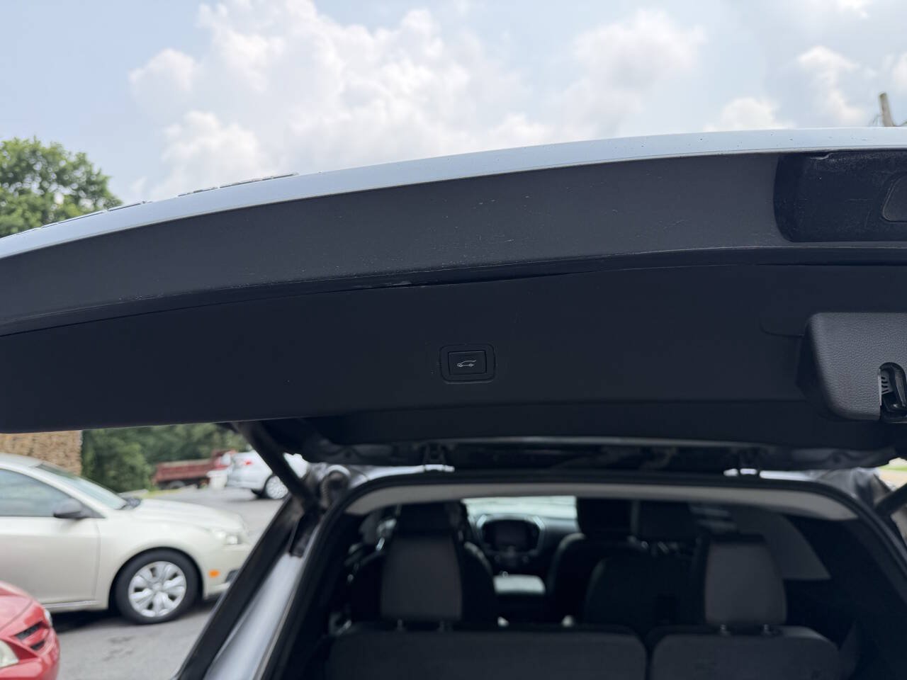 Used 2019 Chevrolet Traverse LT w/ LPO, Floor Liner Package AWD/4WD image 16
