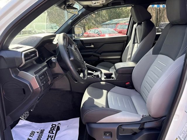 Used 2025 Toyota Tacoma TRD Sport image 9