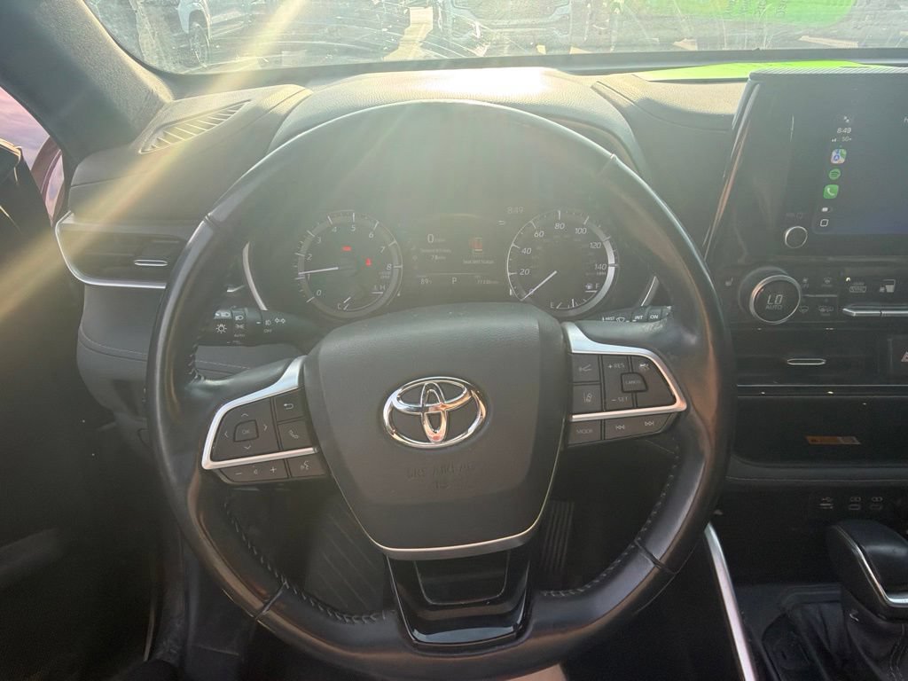 Used 2023 Toyota Highlander XSE FWD image 15